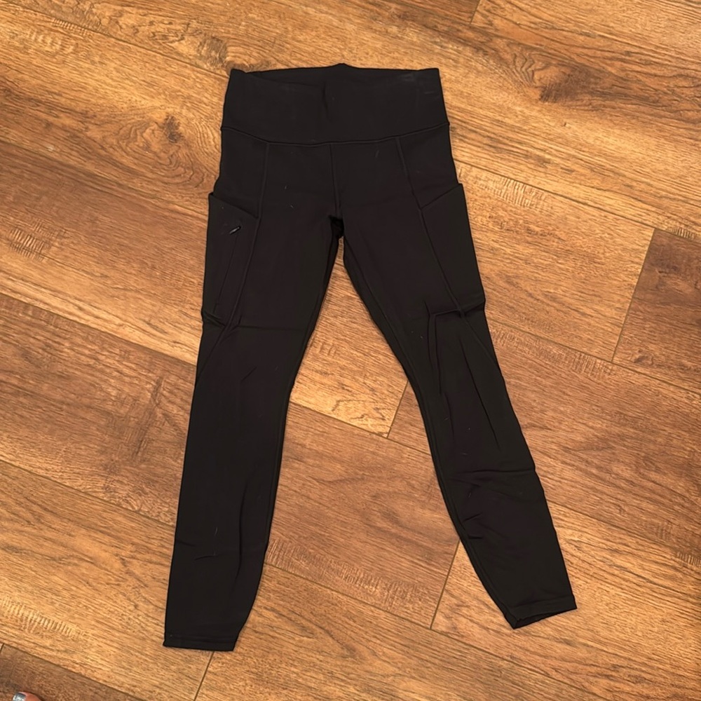 Small athleta black leggings. They go to ankle 7/8 inch.